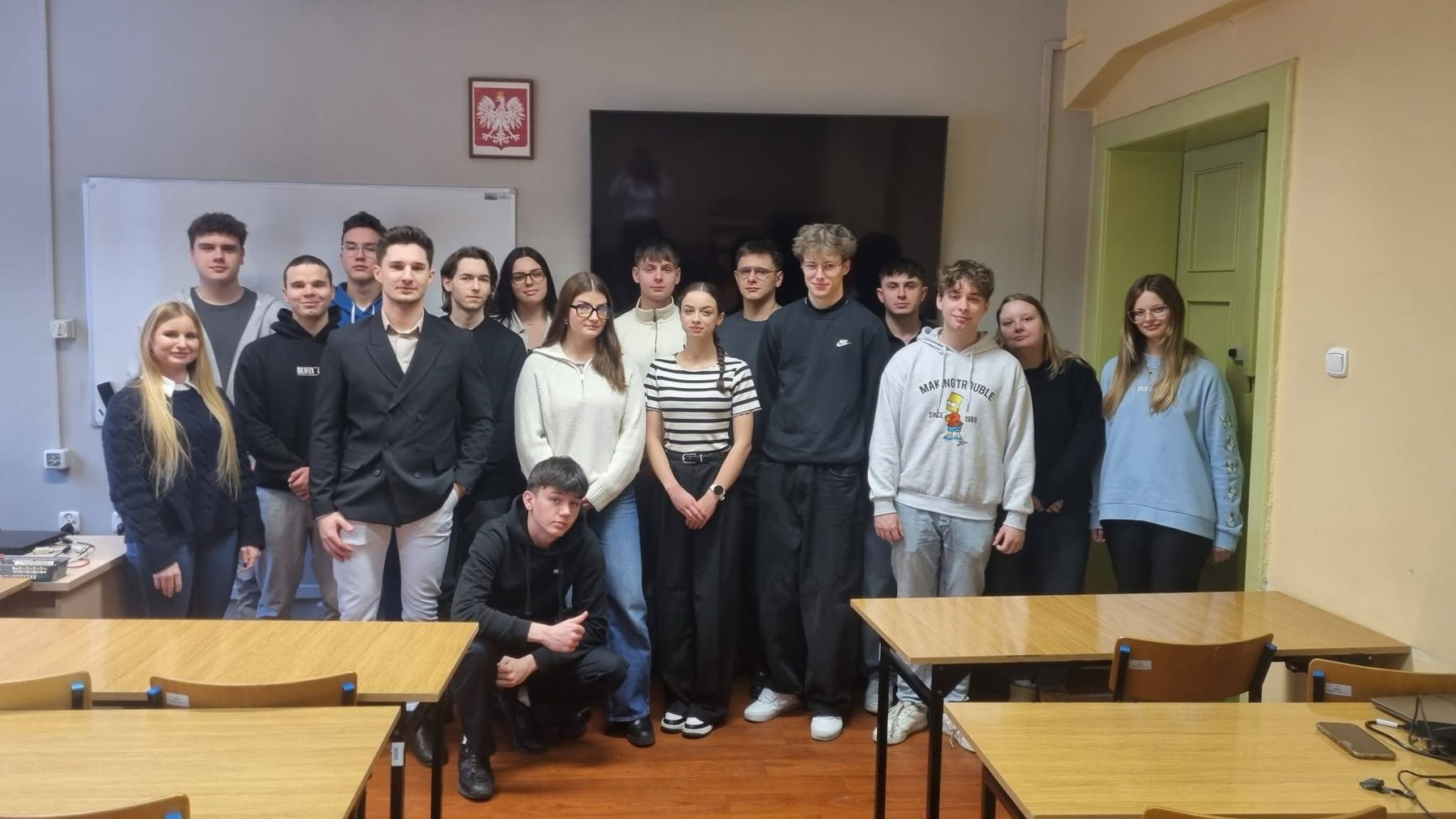 Zdjęcie grupowe uczestników po zajęciach z trenerami Edu Imagine